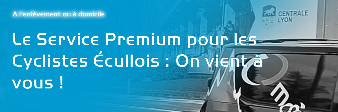 Atelier mobile Moovin'Bike pour dépannage vélo devant le campus d'Écully